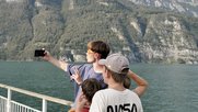 Wakesurfen, Rodeln oder «Night-Swimming»: Die Tiktoker konnten sich in der Region so richtig austoben... (Bild: © Heidiland Tourismus) 