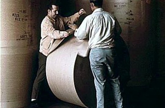 Zeitungspapier wird Luxus: Streiks in finnischen Papierfabriken, der Ukraine-Krieg und Mondpreise im Energiesektor haben den Papierpreis verdoppelt. (Bild Wikipedia)