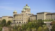 «Die indirekte Presseförderung ist das wichtigste und breitenwirksamste Element des Förderpakets», meint der Verlegerverband. Der Ball liegt nun beim Parlament, das ab März in der Frühlingssession zusammenkommt...  (Bild: ©parlament.ch)