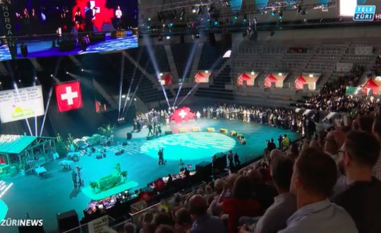 Keine Wahlsendung: Die SVP setzte ganz auf Show und Unterhaltung. (Bild Screenshot TeleZüri)