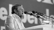 «Sagen, was ist»: «Spiegel»-Gründer Rudolf Augstein beim FDP-Bundesparteitag 1980... (Bild Wikipedia)