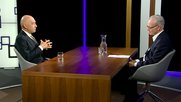 Verlängert: NZZ-Chef Eric Gujer mit dem Zürcher SP-Ständerat Daniel Jositsch in «NZZ Standpunkte» Ende Juli. (Bild Screenshot)