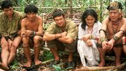 Umweltaktivist Bruno Manser (M.) in Borneo