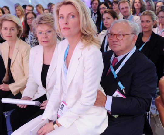 In einem Interview in der «Welt» hat Maria Furtwängler vor fünf Jahren erklärt, dass sie sich gerne mit älteren Männern abgibt. Im Bild mit Herbert Burda...           (Bild: Welt)