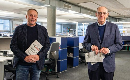 Seit elf Monaten verhandeln sie, jetzt steht der Deal: Fredy Bayard (links) übernimmt das Bieler Medienhaus von Noch-Verleger Marc Gassmann (Bild © Gassmann Gruppe)