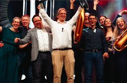 Siegerteam im Jubel an Gala in Dübendorf...