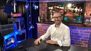 Philipp Portmann, der CEO der Portmann Group, in seinem Studio in Wettingen, wo «Kinowetter» moderiert wird …     (Bild: Klein Report)