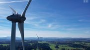 «Rundschau»-Beitrag im Gegenwind: Gegen «Kampf um Windräder: Gegner machen mobil» gingen mehrere Beschwerden ein. (Bild Screenshot SRF)