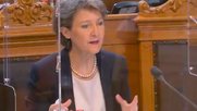 «Gibt es etwas, was nicht funktioniert?»: Medienministerin Simonetta Sommaruga will die Branche zum Reden bringen. (Bild Parlamentsdienste)