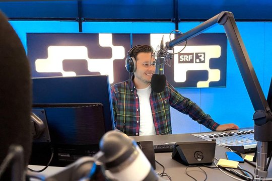 Joel Grolimund wird ab November neben «G&G» auch die SRF 3-Hitparade moderieren…    (Bild: SRF)