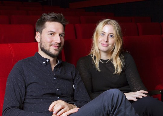 Michael Kuratli (l.) und Selina Hangartner haben die «Filmbulletin»-Chefredaktion mit «ähnlichen Visionen» vor einem Jahr übernommen... (Bild: Judith Balla)