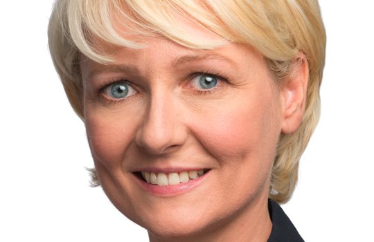 «Wir müssen eine digitale Infrastruktur schaffen, so wie unsere Vorfahren grosse Strassenverkehrs- und Eisenbahninfrastrukturen geschaffen haben», begründet Isabelle Moret ihre Inititiative...     (Bild © parlament.ch)