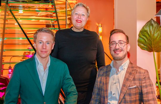 In frischen Farben: Moritz Schneider, Helen Seligmann und Jaykson Bilbao bilden die neue Geschäftsleitung... (Bild: zVg)