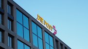 Betroffen sind Stellen in der Verwaltung, also keine Pöstlerinnen und Pöstler oder Mitarbeitende hinter dem Tresen... (Bild © Post)