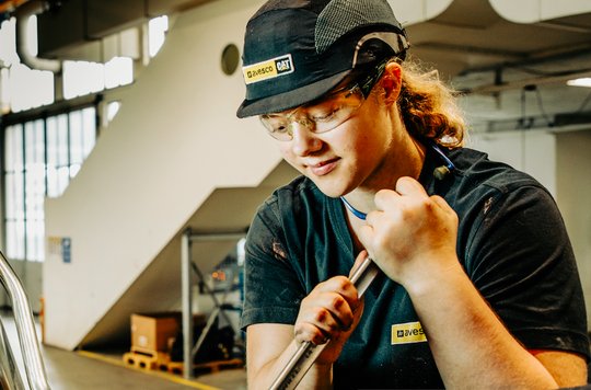 «Wir wollten keine inszenierte Fassade zeigen»: Mitarbeiterin Fabienne at work... (Bild: zVg)