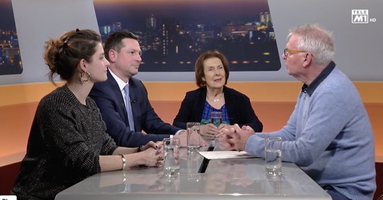 Gäste der Premierensendung: SP-Grossrätin Mia Jenni, SVP-Grossrat Stefan Giezendanner und FDP-Alt-Ständerätin Christine Egerszegi sowie Jürgen Sahli...   (v.l., Bild: Screenshot Tele M1)