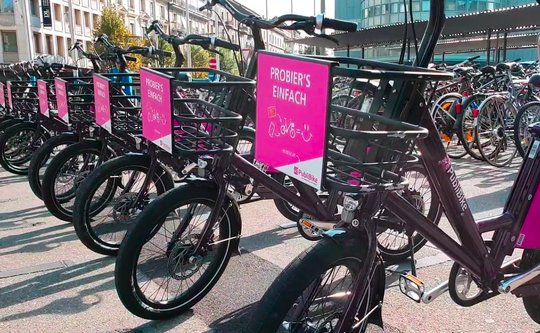Neue Partnerschaft: «Für uns als KMU ist es eine Herausforderung, unsere Werbeflächen allein zu vermarkten», sagt PubliBike-CEO Markus Bacher. (Bild © PubliBike)