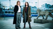 Die Schauspielerinnen Anna Pieri Zuercher (l.) und Carol Schuler als «Tatort»-Ermittlerinnen in Zürich (Bild: ©SRF).