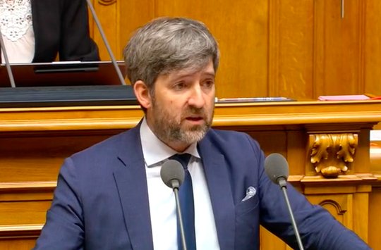 Und was ist mit der UKW-Konkurrenz aus dem Ausland? Philipp Kutter setzte sich vergebens ein für die Radiosender der Grenzregionen. (Bild Screenshot parlament.ch)