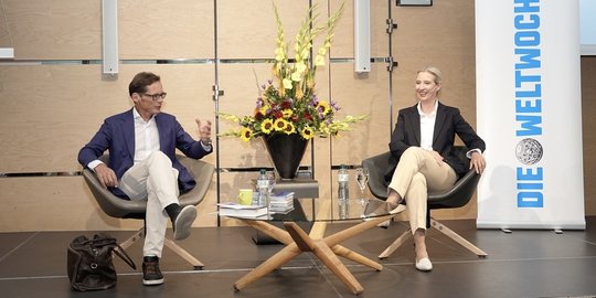 Ein Herz und eine Seele: AfD-Vorkämpferin Alice Weidel und «Weltwoche»-Chef Roger Köppel...    (Bild: KR/zVg)