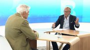 Moderator Bornhäusser (r.) lässt Ueli Vischer kaum zu Wort kommen....    (Bild: Telebasel)