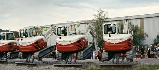 Auch der Film «BAGGER DRAMA» von Piet Baumgartner, produziert von der Zürcher Dschoint Ventscher, ist für den Hauptpreis nominiert...   (Bild: Screenshot/zVg)