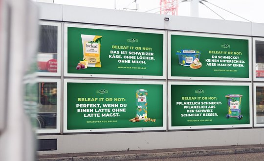Die «beleaf it or not:»-Kampagne ist am Hauptbahnhof Zürich gleich mit mehreren Sujets präsent…    (Bild: TBWA\Zürich)