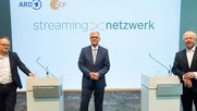 SWR-Intendant Kai Gniffke (l.), ZDF-Intendant Thomas Bellut und WDR-Intendant Tom Buhrow bei der gemeinsamen Medienkonferenz in Maiz...   (Bild: tagesschau.de)