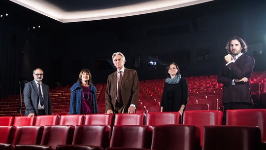 Der designierte künstlerische Leiter, Giona A. Nazzaro (l.), Nadia Dresti (Locarno Pro), Marco Solari (Präsident), Simona Gamba (stellvertretende operative Leiterin), Raphaël Brunschwig (operativer Leiter)….