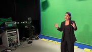 Gebärdensprachdolmetscherin Barbara Rossier bei den Proben... (Bild: SRG/zVg)
