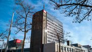 KI ist gekommen, um zu bleiben: SRF gibt sich «spezifische Handlungsanweisungen» für den Umgang damit... (Bild: © SRF)