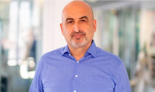 Tuncay Özdamar leitet das türkischsprachige WDR-Format «Cosmo türkçe»... (Bild © WDR)