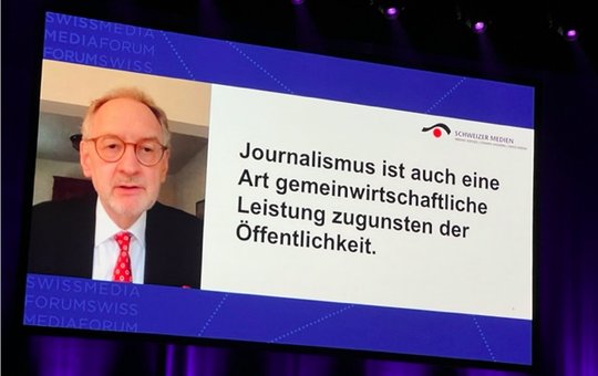 Der frisch gekürte Verlegerpräsident Andrea Masüger war von zu Hause aus online zugeschaltet – Corona wegen. (Bild © Klein Report)