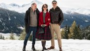 Regisseur Stefan Haupt (links) mit Paula Beer als Julika und Albrecht Schuch als White/Stiller... (Bild © SRF/Aliocha Merker)