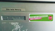 Die Grünen verteilen Anti-«Tagblatt»-Kleber