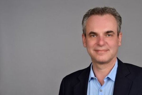 Frank Überall ist Vorsitzender des Deutschen Journalisten-Verbandes, Universitätsprofessor in Köln und Buchautor...          (Bild: DJV)