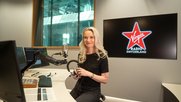 Andrea Haefeli kann ihre Hörerinnen und Hörer in einem gut gelaunten Moment abholen, dann nämlich, wenn sich der Feierabend naht…         (Bild: zVg)