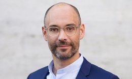 Scherrer bleibt in der Medienbranche (©SRF)
