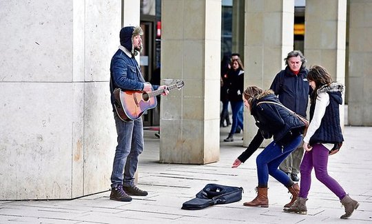 Mit seinem neuen Entscheid will der Bundesrat über Almosen für Kulturschaffende hinausgehen...