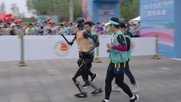 21 Kilometer sind noch weit... (Blooberg TV)