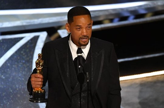 Ohrfeigen sind in Hollywood nur beim Slapstick lustig. Will Smith muss seinen Oscar wohl wieder zurückgeben...           (Screenshot)