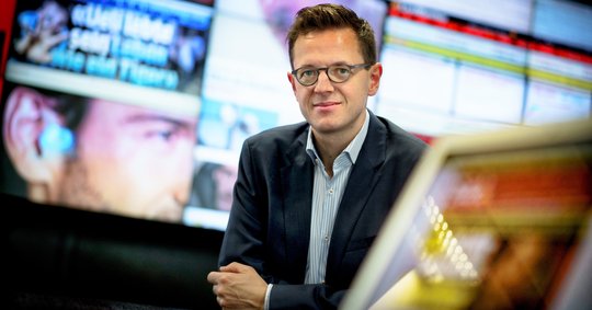 Ein besonderer Fokus bei «Hier fragt der Chef» mit Christian Dorer liegt auf eigenen «Blick»-Recherchen...              (Bild: Ringier)