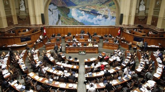 Auch eine abgespeckte Version des Mediengesetzes findet in Bern keine Gnade...         (Bild: Admin Bundeshaus) 