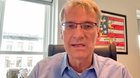 Elmar Thevessen brachte den Vize-Stabschef im Weissen Haus in Verbindung mit der Nazi-Ideologie... (Bild: Screenshot «Auslandsjournal»-Podcast)