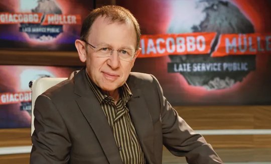 Hat bald das Dutzend an Auszeichnungen im Sack: Viktor Giacobbo...       (Bild: SRF)