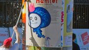 Kunst statt Kommerz: Bei einem Verbot für kommerzielle Pakatwerbung in Genf haben einige eine Signalwirkung für die restliche Schweiz befürchtet...         (Screenshot SRF News)