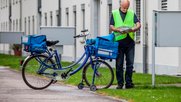 Nicht nur die Mitarbeiter von Quickmail stehen vor einer unsicheren Zukunft, auch die Post muss einen Entscheid der Weko noch abwarten...(Bild: Quickmail Holding)