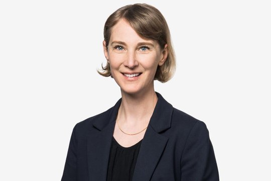 Seit zehn Jahren ist Leiser in verschiedenen Funktionen für SRF tätig, etwa als Moderatorin des Formats «Politikum...         (Bild: SRF)