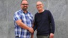 Stabübergabe: Redaktionsleiter Manuel Röösli (links) übernimmt operative Leitung von Beat Reichenbach. (Bild zVg)