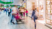 «Wir haben es jetzt als Konsumenten alle in der Hand mit Shopping, Restaurant-Besuchen oder Ferien in der Schweiz unsere Wirtschaft zu stützen», sagt SWA-Direktor Roland Ehrler.